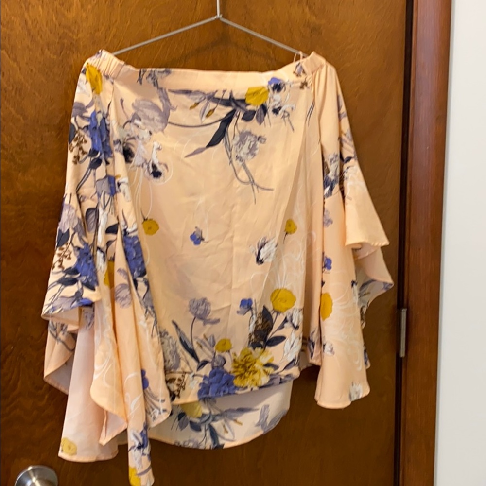 Chelsea 28 off the shoulders bell sleeves blouse - Picture 2 of 7